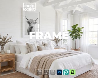 Weißer Porträtrahmen (Mockup) | Schlafzimmer im Küsten-Landhausstil | Nachttisch im Rattan-Stil
