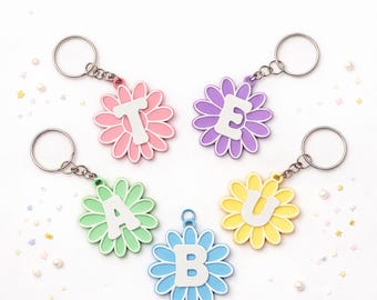 Gepersonaliseerde sleutelhanger madeliefje initiaal • 3D-geprinte bloemenletterbedel