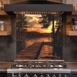 Op de afbeelding: Een rustiek houten bord met de tekst "Welcome to our home" in een handgeschreven stijl. Het bord heeft een verweerde afwerking en een eenvoudig, uitnodigend ontwerp, perfect voor een veranda of entree.