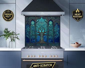 Panel decorativo de pared de cocina con diseño de árbol de vidrieras azules y ventana gótica.