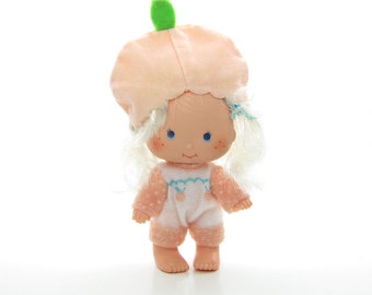 Apricot Doll Vintage Strawberry Shortcake with Hat and Outfit
