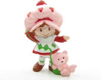 Strawberry Shortcake Playing with Custard Vintage Miniature PVC Figurine with Ball of Yarn