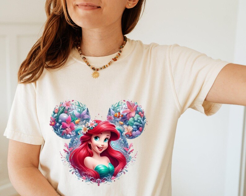 Camiseta Comfort Colors® de La Sirenita, Camisetas de Princesas Disney, Camiseta de Ariel la Sirenita, Camiseta Disney de Ariel, Camiseta Disney para Mujer, Camiseta Comfort imagen 3