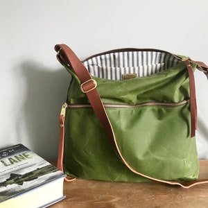 Waxed canvas leather work bag, green waxed cotton handbag, crossbody Expedition bag