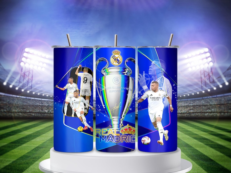 Puede incluir: Un juego de tres tazas de cer&aacute;mica con acabado mate moteado. Las tazas son de color crema, gris claro y gris oscuro. Cada taza tiene un dise&ntilde;o simple y minimalista.