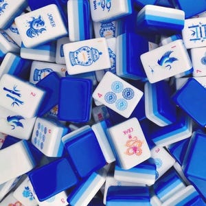 Blue & White American Mahjong Set | Chinoiserie inspired 160 Engraved Acrylic Tiles