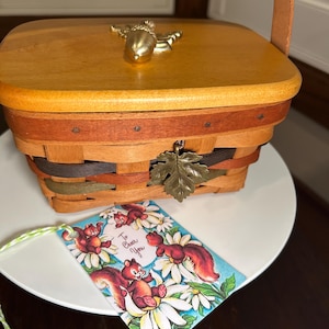 Longaberger Shades Of Autumn Acorn Basket with Acorns Liner, Protector, Tie On, Lid,  & Acorn Knob 1991 EUC