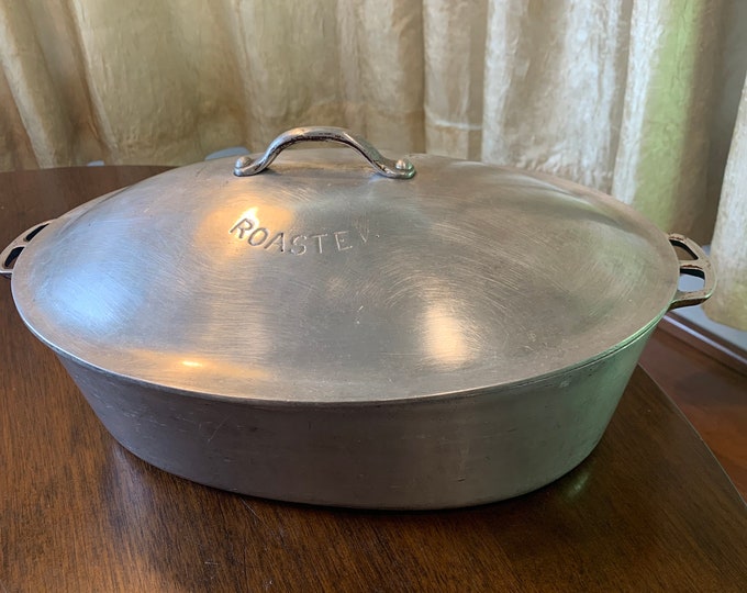 5 Quart Oval Self Basting Roaster Drip Drop Dutch Oven With Self Basting Lid 5265 Sits Flat