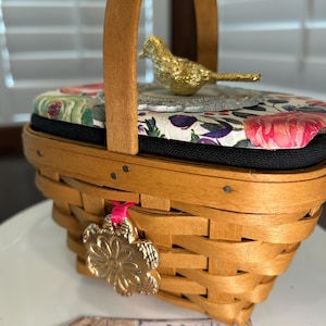 Longaberger Blackerry Basket with Floral Lid, Brass Bird and Rosette Knob Protector, Black Liner, and Ceramic Tie On Excellent