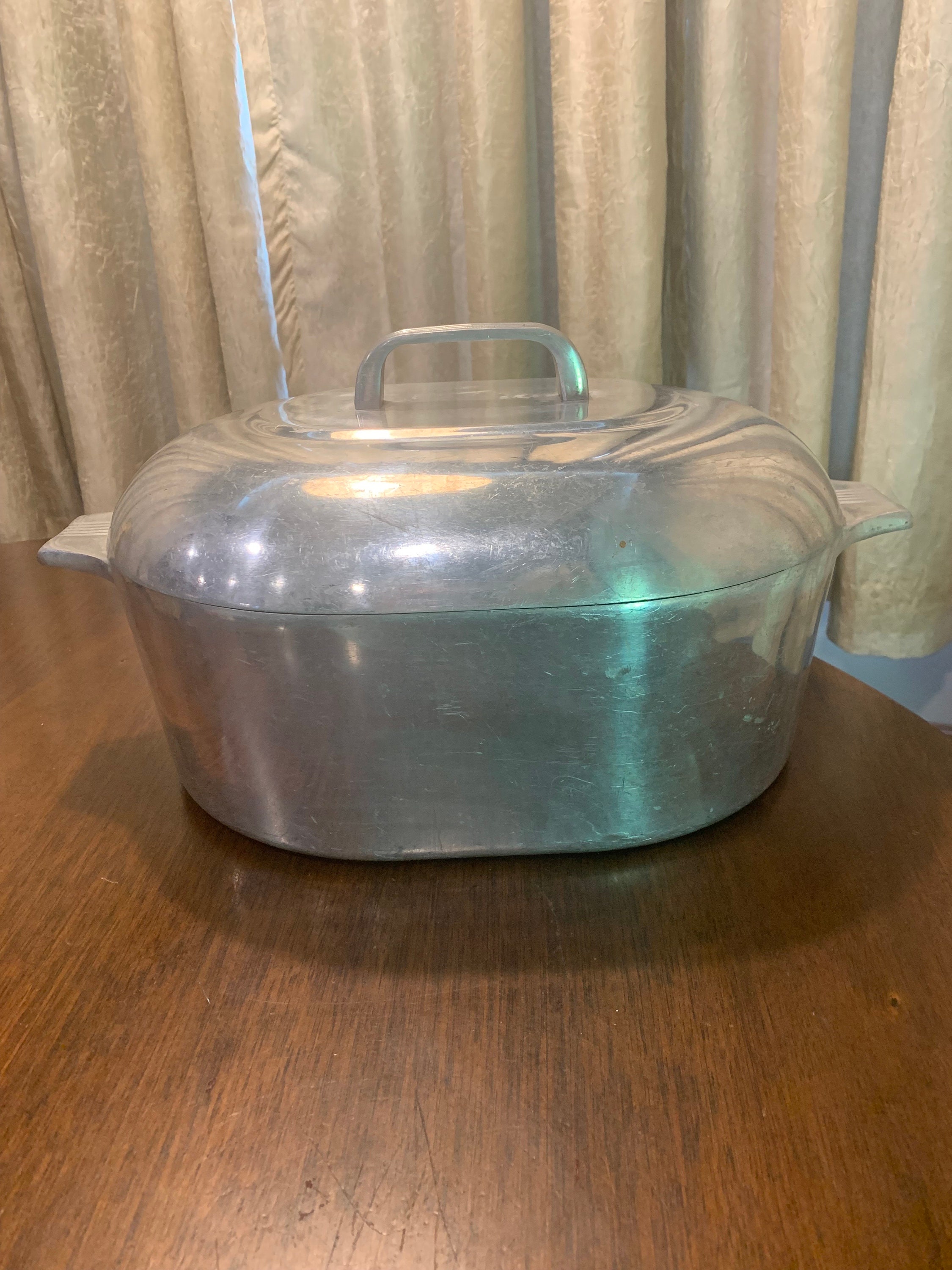 Magnalite 8 quart pot w/lid, broiling pan, steam table pan, lid