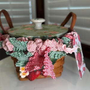 Longaberger Laurel Basket with Protector, Custom Garter, Handpainted Strawberries Tie On and Knob, Unmarked Vintage Roses Lid EUC OOAK