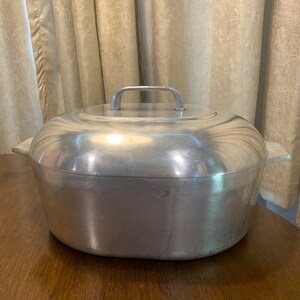 Wagner Ware Magnalite Sidney 8 quart Roaster with Trivet, and Self Basting Lid Dutch Oven EUC 4265 P