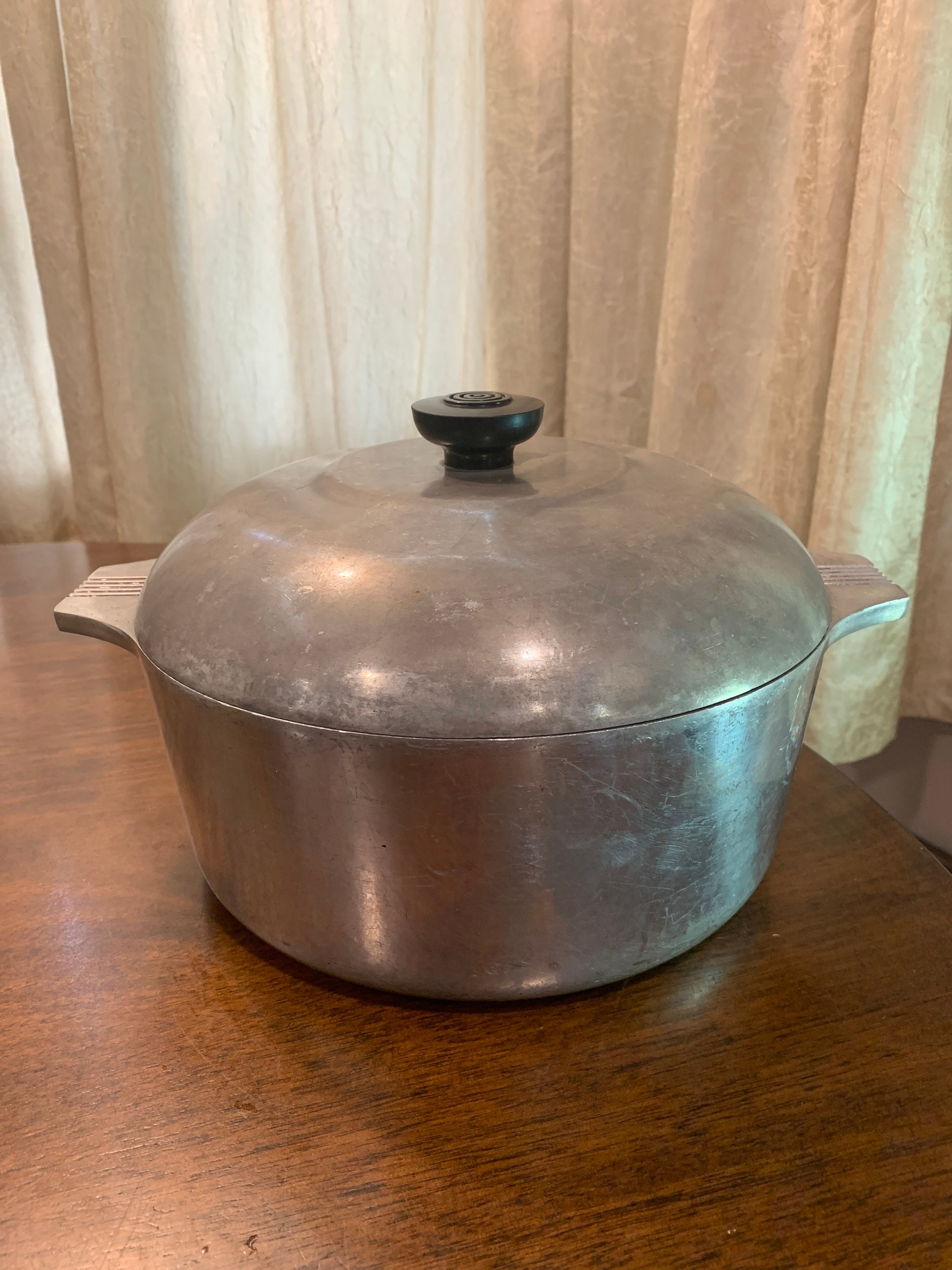 VINTAGE MAGNALITE 5 Qt DUTCH OVEN with Lid for Sale in