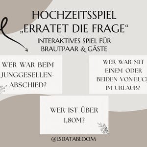 以下が含まれることがあります： 「質問を当てて」というドイツ語のウェディングゲーム。新郎新婦とゲストのためのインタラクティブな質問が含まれています。質問は、フローラルの装飾が施された長方形のカードに表示され、ニュートラルな背景に設定されています。身長に関する質問は1.80m以上です。