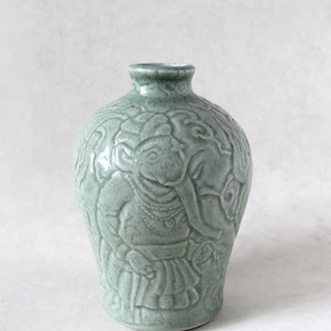Sultan Mahmud Babar vase