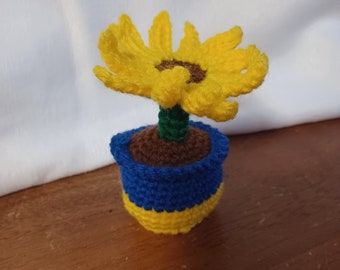 Small Crocheted Sunflower Pot