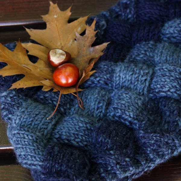 Deep Blue Diamonds Cowl. Chunky cowl, womens cowl scarf, neck warmer, textured cowl, entrelac handknit winter snood, jeans blue  sqiares