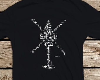 Camiseta Collage de Flight V1.1. Collage de helicópteros Apache de aviones, helicópteros y piezas. Camiseta de manga corta unisex