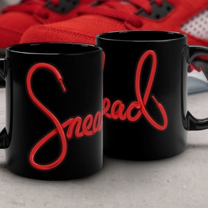 Sneakerhead Shoelace Lettering su 11oz Black Mug