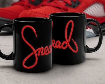 Sneakerhead Schuhkette Schriftzug auf 11oz Schwarze Tasse