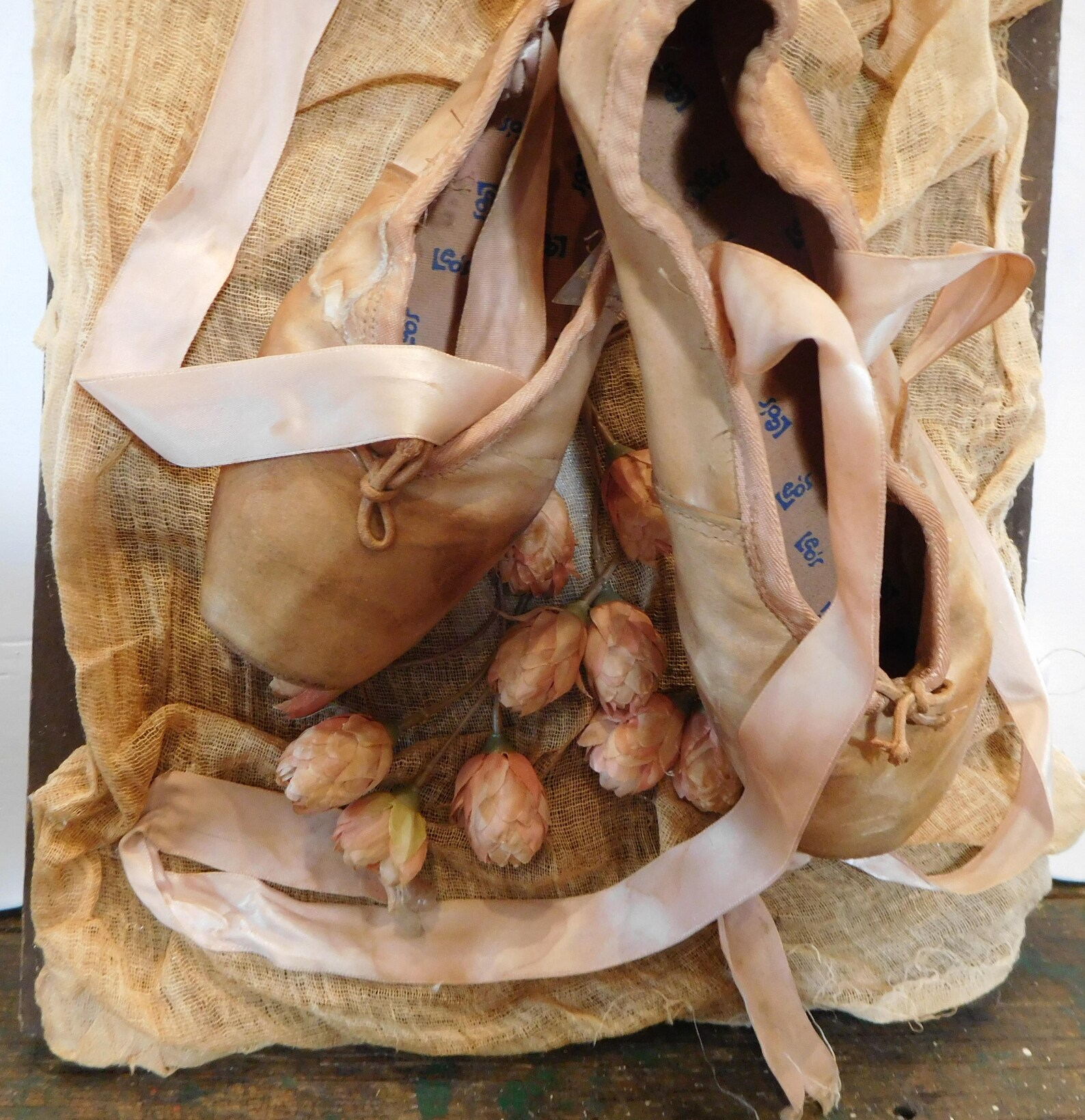 ballet pointe old peach dyed shoes,vintage w/ roses and satin ribbon,brocante decor,ooak,paris style decor,rustedsilkreloaded ballet pointe old peach dyed shoes,vintage w/ roses and satin ribbon,brocante decor,ooak,paris style decor,rustedsilkreloaded