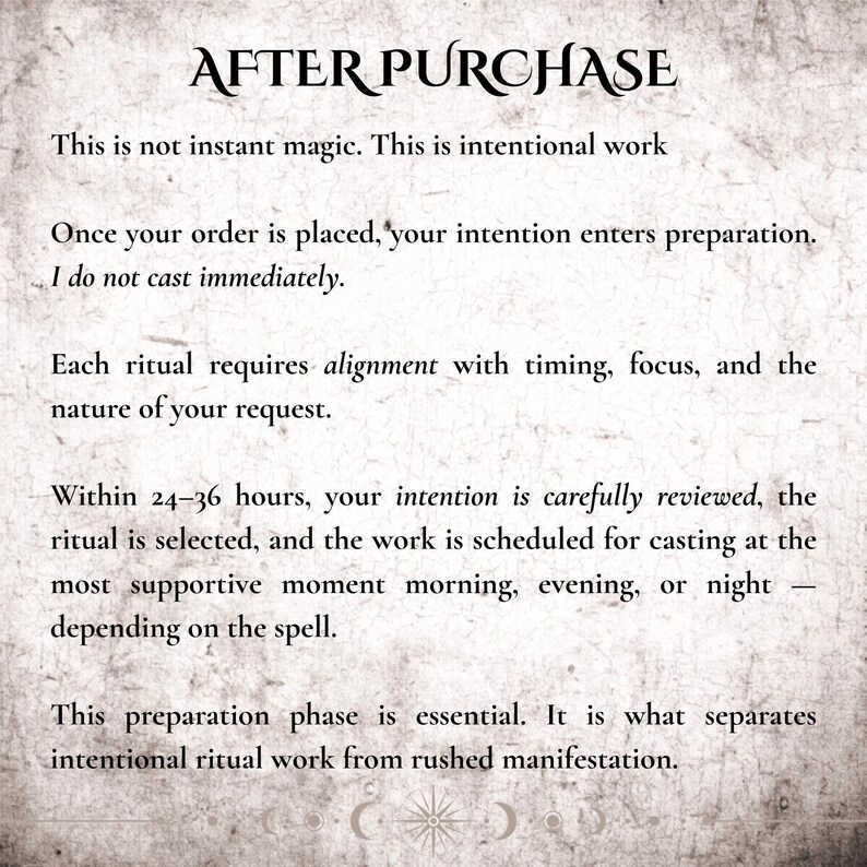 K&ouml;nnte beinhalten: Text auf strukturiertem Hintergrund: &bdquo;NACH DEM KAUF&ldquo;. Erl&auml;utert den Ritualprozess, betont die absichtliche und nicht sofortige Arbeit, mit Vorbereitung und Abstimmung auf Timing und Konzentration.