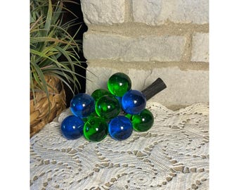 Vintage, décor de grappe de raisin en verre bleu-vert moderne du milieu du siècle, en imitation de tige de bois