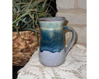 Grande tasse Artisan Studio Pottery, céramique à glaçure réactive bleu-vert lavande