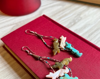Vintage Zuni-Style Carved Stone Fox Fetish Dangle Earrings - Southwestern Animal Jewelry- Turquoise Fox Jewelry