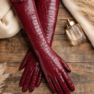 Luvas longas femininas de couro, luvas de couro vermelhas, luvas de ópera femininas, luvas elegantes para a noite, luvas da moda, luvas para dirigir femininas, presente para ela