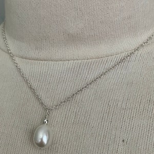 Simple Pearl Pendant Necklace | Cultured Freshwater Pearl Necklace | Gift for Her under 100 | Single Pearl on Silver of Gold Fill Chain