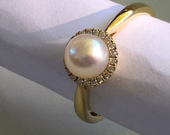 Culture Saltwater Pearl Ring with Small Diamonds | Engagement Ring | 14K Yellow Gold | Fine Quality Round Pearl