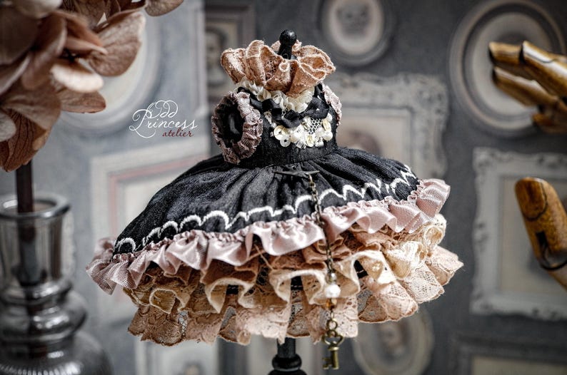 DARK ALICE Blythe/Pullip/Imda 3.0/ Teacup Halloween Deluxe Silk Dress With Mask By Odd Princess, Collaboration With Edera image 8