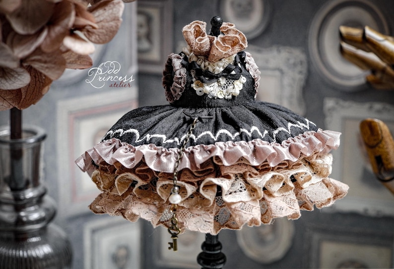 DARK ALICE Blythe/Pullip/Imda 3.0/ Teacup Halloween Deluxe Silk Dress With Mask By Odd Princess, Collaboration With Edera image 9