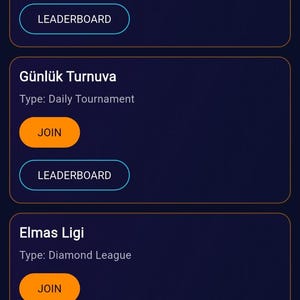 K&ouml;nnte beinhalten: Eine mobile App-Oberfl&auml;che mit dunkelblauem Hintergrund zeigt einen Abschnitt "Turnier". Es bietet Optionen wie "Quick Clash", "Daily Tournament", "Diamond League" und "Weekly Mega", jeweils mit "Join"- und "Leaderboard"-Schaltfl&auml;chen.