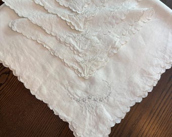 Vintage Linen Tea Tablecloth 4 Napkins Set White Floral Eyelet Scalloped Edge