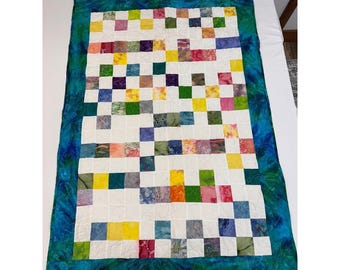 Edredón de patchwork batik hecho a mano, multicolor, 51x35 cm, puntada de corazón, teñido anudado / estilo cottagecore.
