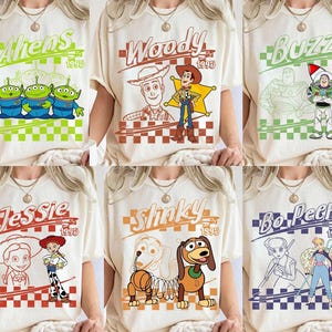 Retro Disneyland Pixar Toy Story All Characters Checkered Signature Shirt, Woody, Buzz, Jessie, Bo Peep, Personalized Group Matching Tee Bild 1