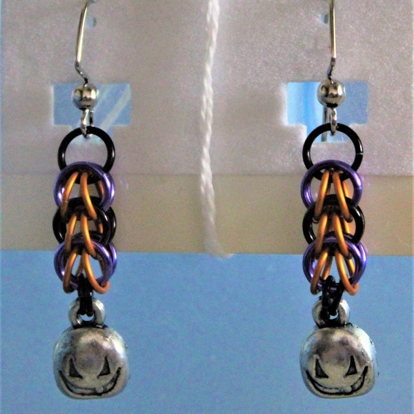 Chainmaille Earrings: Box Weave with Small Jack O' Lantern Charms