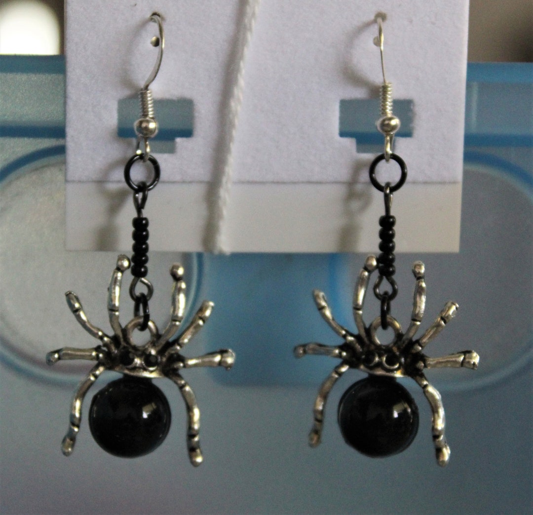 Chainmaille Earrings: Large Black and Silver Spiders - Etsy