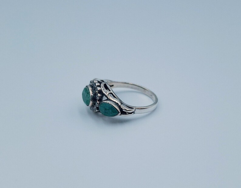 Vintage Sterling Silver 925 1.55CT Natural Emerald Cabochon Trilogy Halo Ring Size 7 image 4