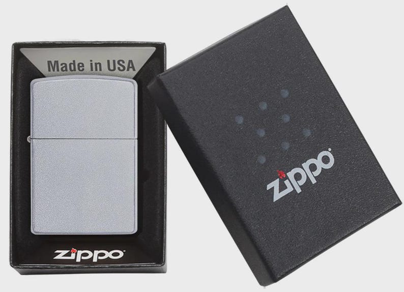 Encendedor ZIPPO® de cromo satinado personalizado con grabado láser. Encendedor original a prueba de viento. Regalo. imagen 3
