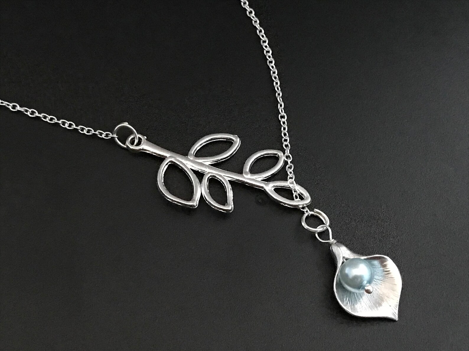 Lariat Style Calla Lily Necklace With Pearlbridal Bridesmaid Etsy