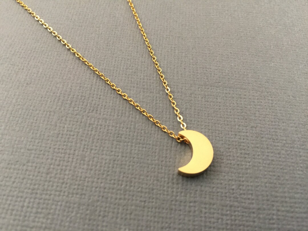 Beautiful Gold crescent Moon Necklace - Etsy