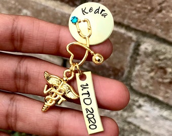 Gold Stethoscope heart Vet Tech Pin-Veterinarian Vet tech - Personalized Vet Tech Pin - Graduation Gift - Pinning ceremony - gifts for vets