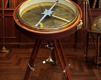 Mesa de brújula vintage de latón personalizada de 61 cm con trípode de madera – Regalo de decoración náutica grabado para él, decoración de oficina con temática marina