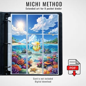 Könnte beinhalten: Ein schwarzer 9-Taschen-Ordner mit erweitertem Bildmotiv und dem Text MICHI METHOD Extended art for 9 pocket binder. Das Motiv zeigt eine helle Sonne, einen blauen Himmel mit Wolken, einen tropischen Strand, eine gelbe Ente und ein Korallenriff.