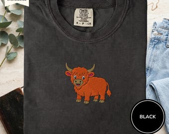 T-shirt met geborduurde Highland Cow Comfort Colors, minimalistisch shirt met boerderijdieren
