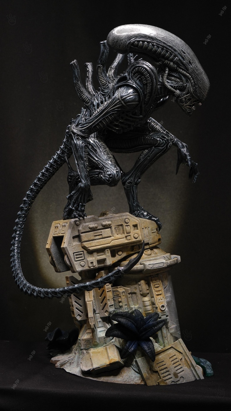 Unique Alien Xenomorph Figure - Sci-fi Collectible Statue Highly ...