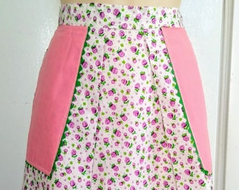 Vintage  1940s 1950s  Clover Floral Print Cotton Half Apron Small